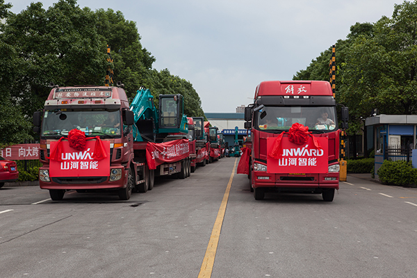 掘金一带一路，江南网页版智能中大挖大批量出口泰国