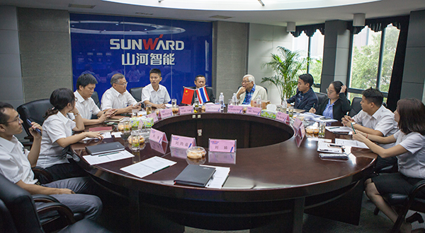 掘金一带一路，江南网页版智能中大挖大批量出口泰国