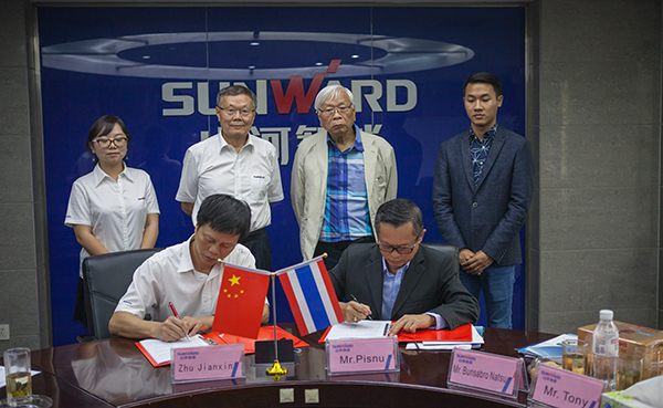 掘金一带一路，江南网页版智能中大挖大批量出口泰国