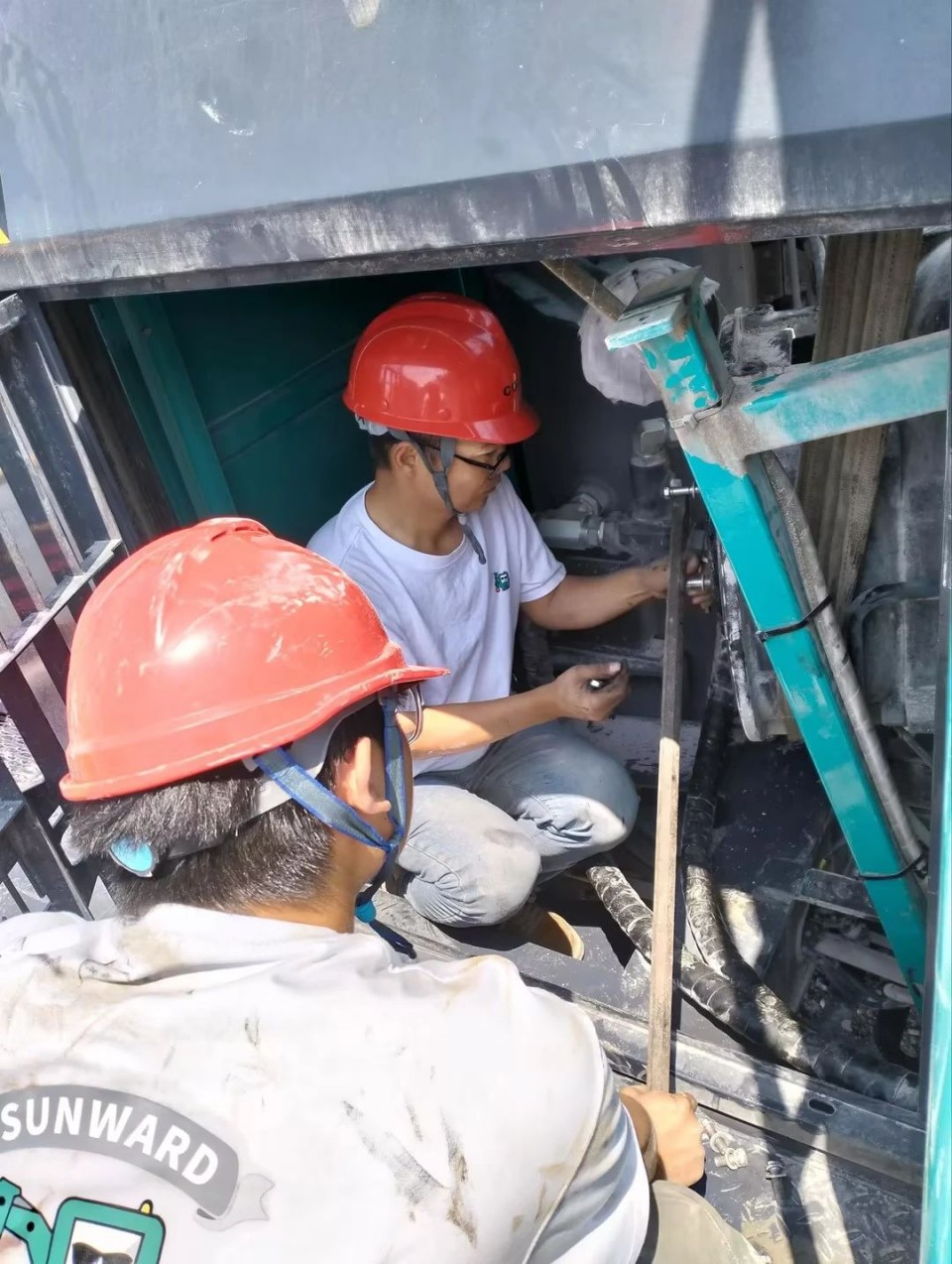 跨越江南网页版万里 智启服务新程——江南网页版矿岩“服务万里行”活动走进海螺水泥