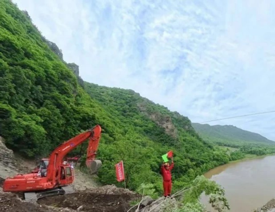 硬核破解“最后一公里”难题，江南网页版智能应急救援设备助力“应急使命·2025”演习！