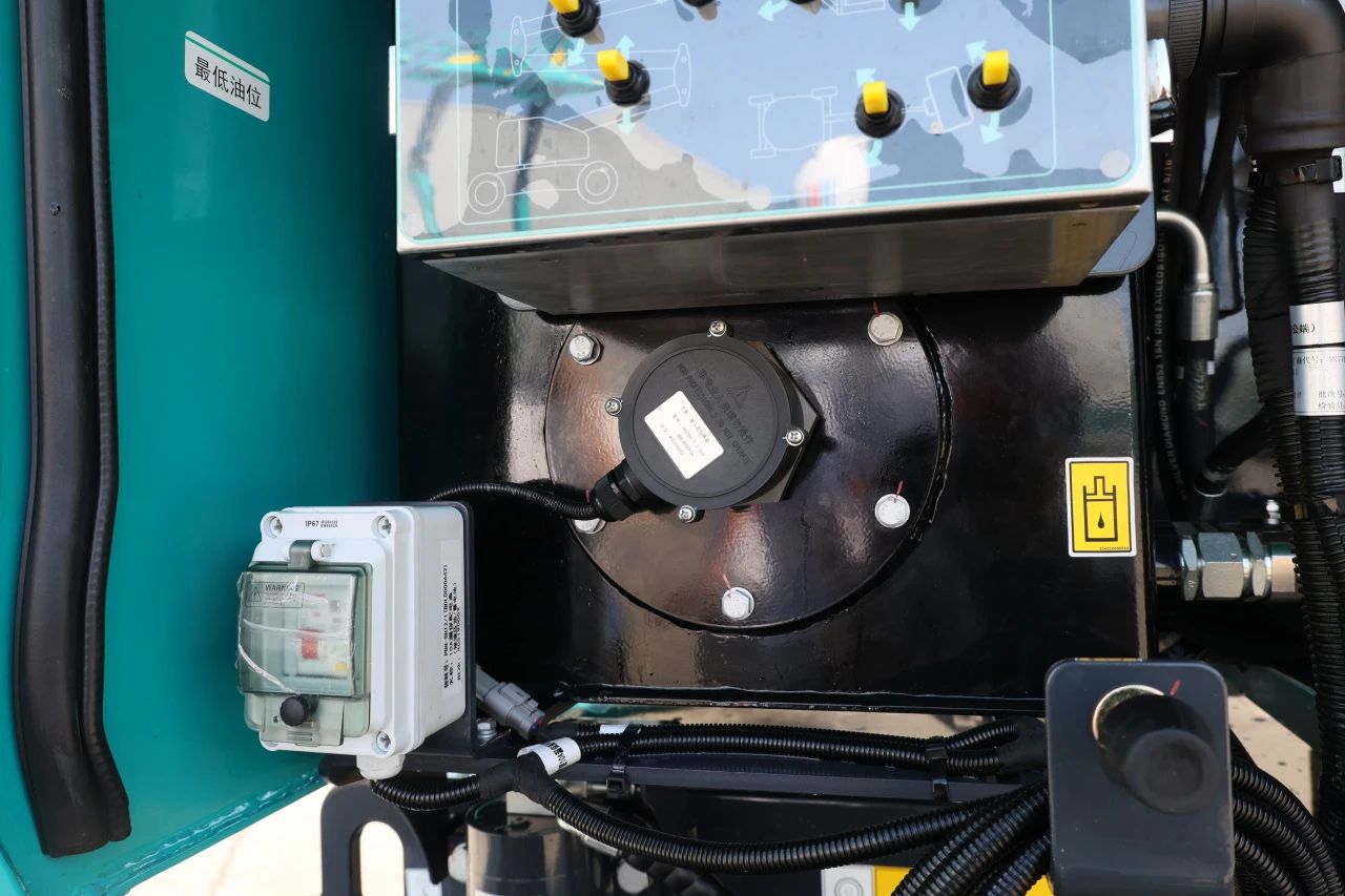 技术新标杆!江南网页版智能SWA22J-P柴动曲臂式高空作业平台下线!