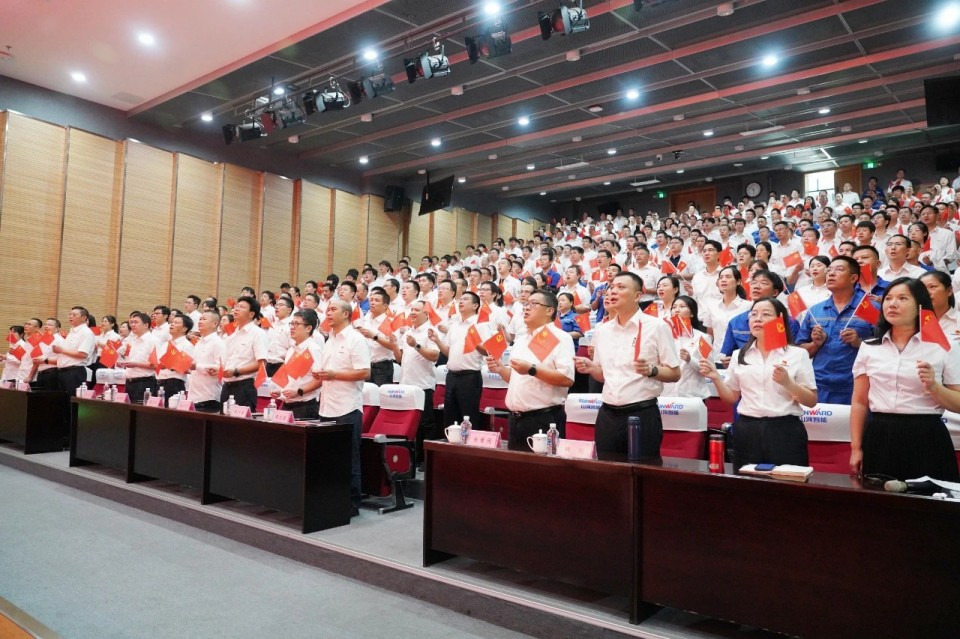 江南网页版智能组织集中收看纪念中国人民抗日战争暨世界反法西斯战争胜利80周年大会