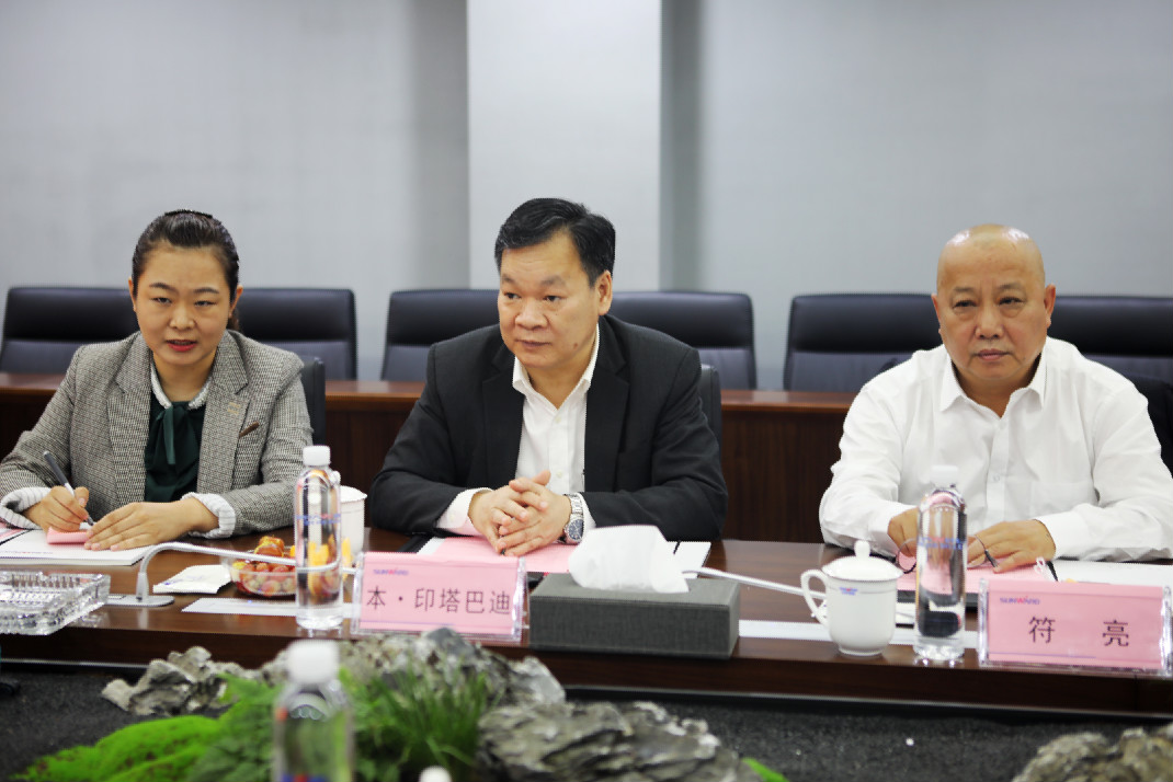 老挝长沙总领事本·印塔巴迪考察江南网页版智能