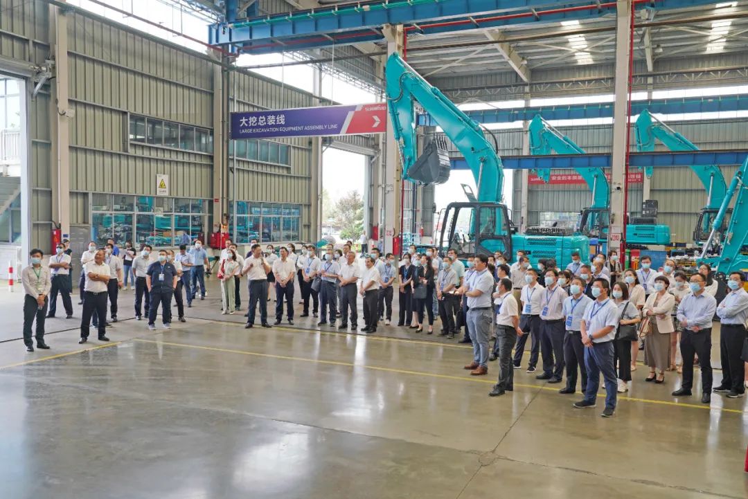 全国战略性新兴产业集群建设考察团调研江南网页版智能