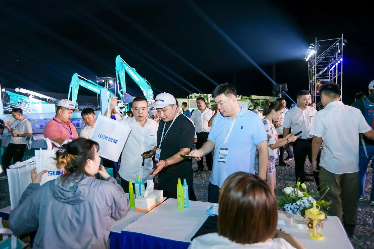 逛展超热闹！江南网页版智能成果展示会高能名场面来袭