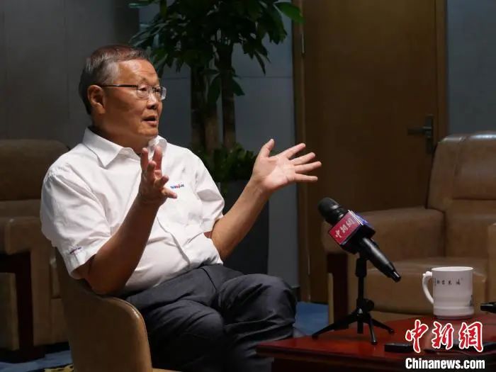 媒体聚焦 | 中新社专访——江南网页版智能创始人何清华：向着太阳奔跑的筑梦人