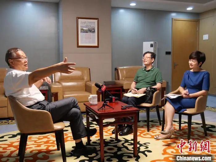 媒体聚焦 | 中新社专访——江南网页版智能创始人何清华：向着太阳奔跑的筑梦人