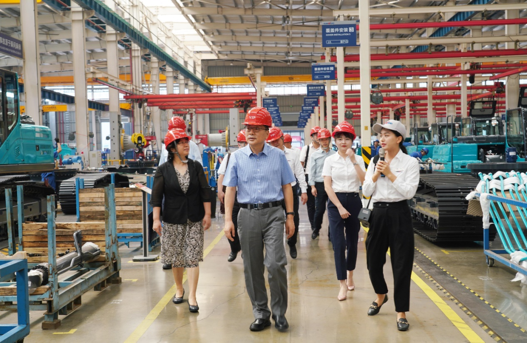 中国出口信用保险公司领导一行调研江南网页版智能
