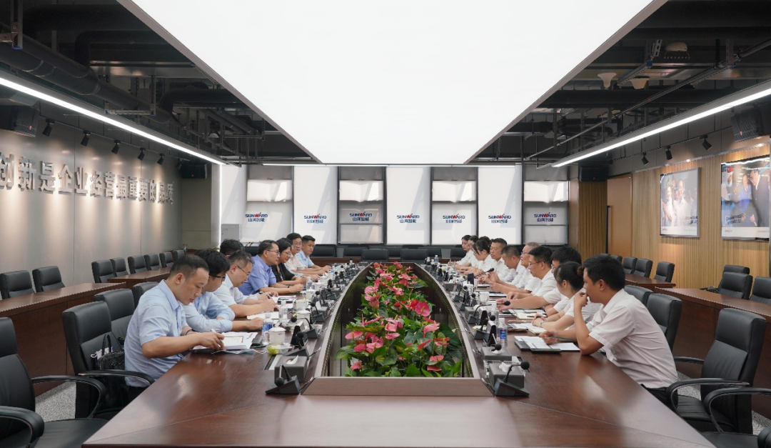 中国出口信用保险公司领导一行调研江南网页版智能