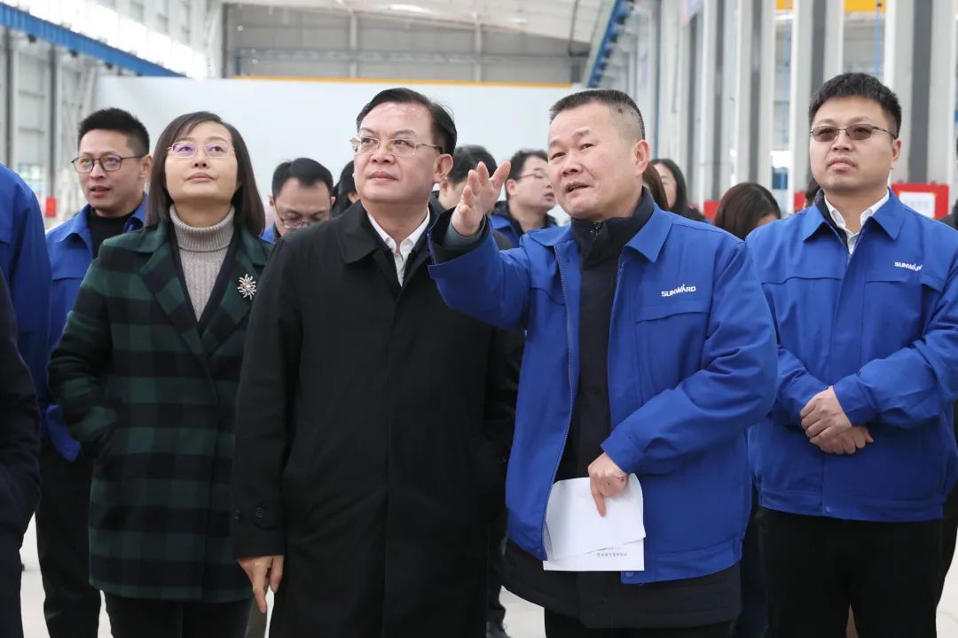 沈裕谋调研江南网页版智能
