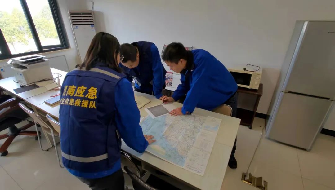 火情就是命令！湖南航空应急救援队江南网页版机组展现“江南网页版速度”