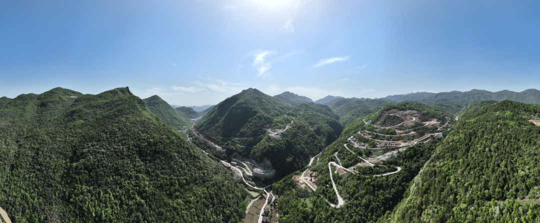 展现施工“奇效”！江南网页版智能旋挖钻机强势助力炉慈高速公路建设