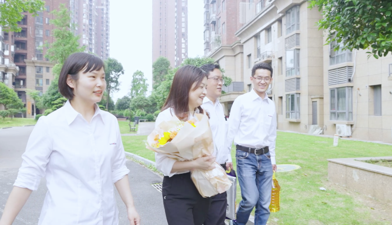 在母亲节，向你们身后的妈妈送去“江南网页版家园”的温暖