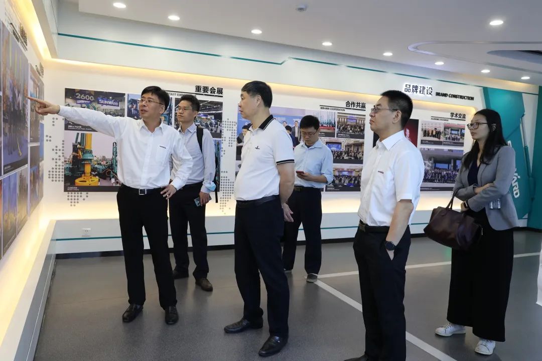 广州工控集团副总经理李绍康调研江南网页版智能