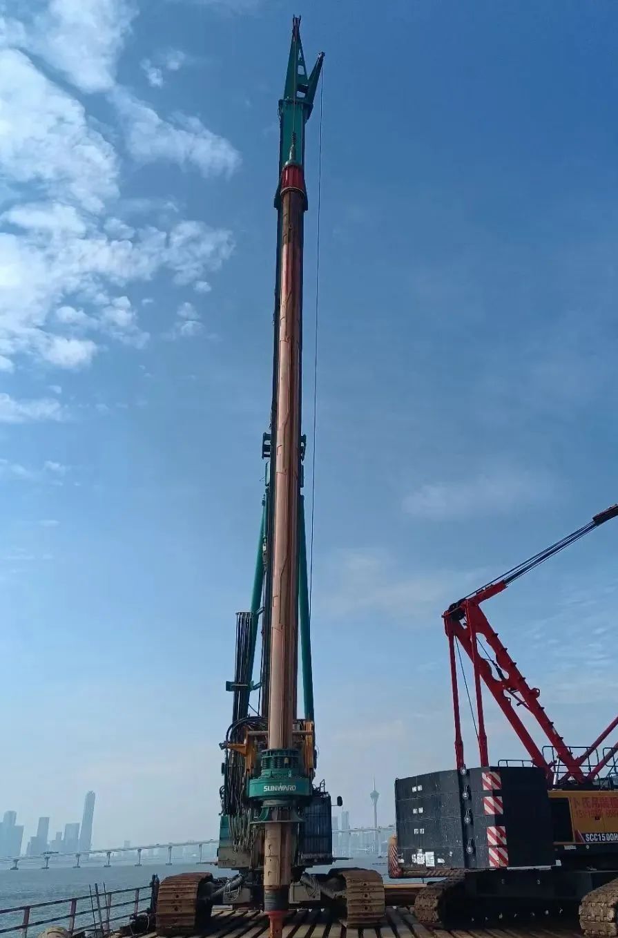 乘风破浪的旋挖钻机！江南网页版智能助建澳氹第四跨海大桥