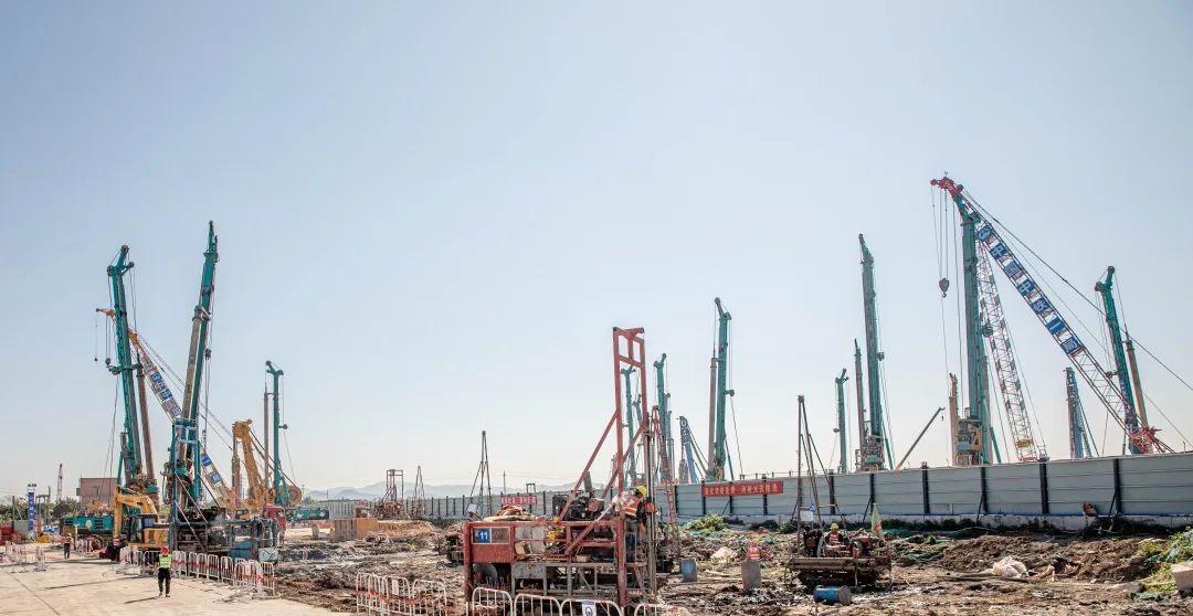 “江南网页版绿”再现大湾区！江南网页版智能旋挖钻机组团助建广州白云机场项目
