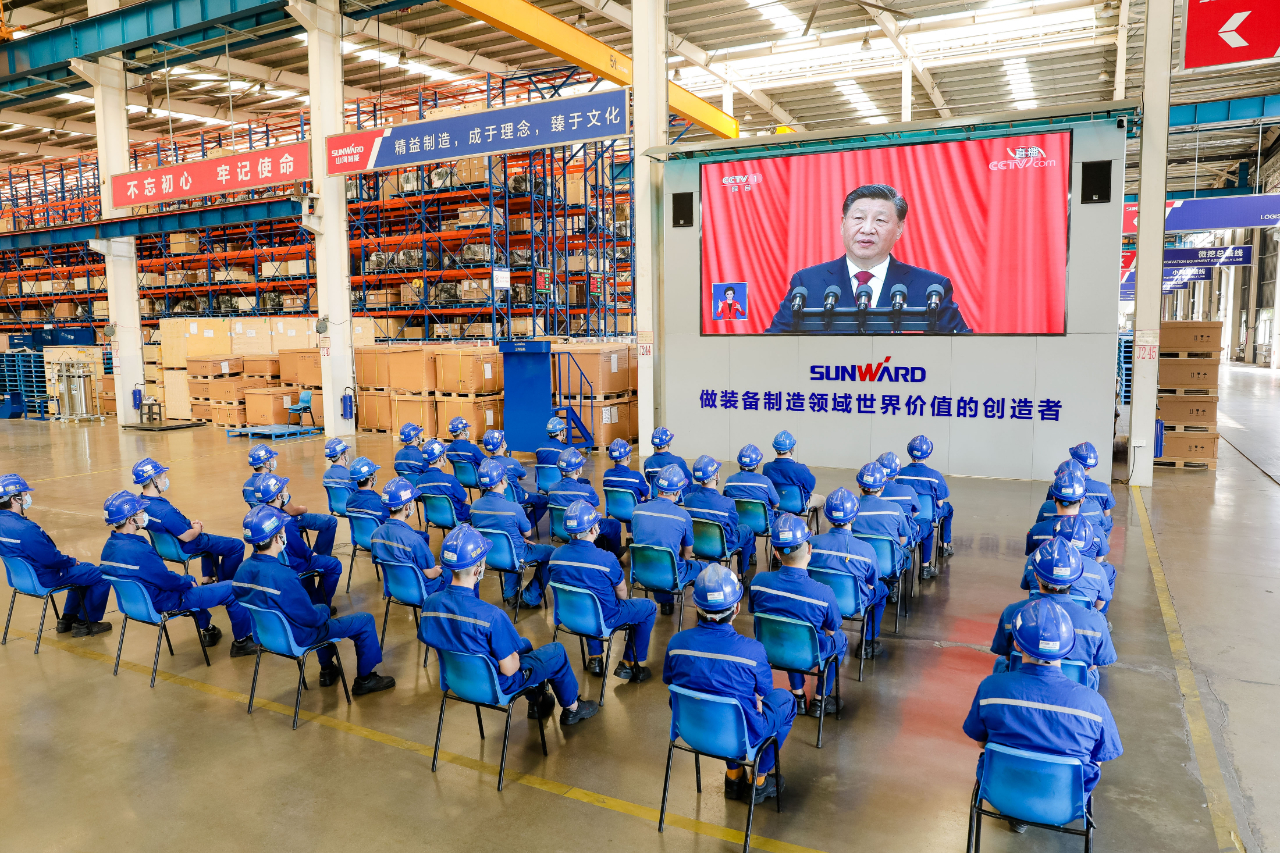 振奋人心！江南网页版智能党员干部集中收看党的二十大开幕会盛况