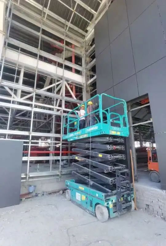 众志成城抗疫情！江南网页版智能高空机械助力惠州方舱医院建设