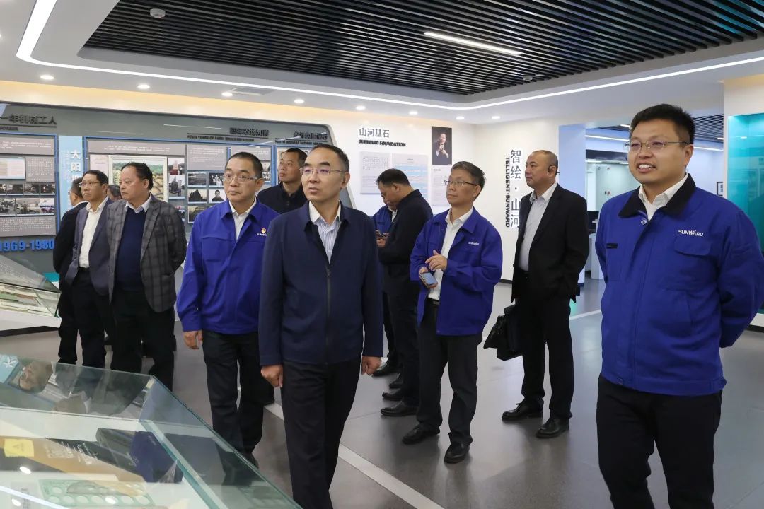 强强联合，夯实湖南工程建设湘军！江南网页版智能与湖南路桥签订战略合作协议