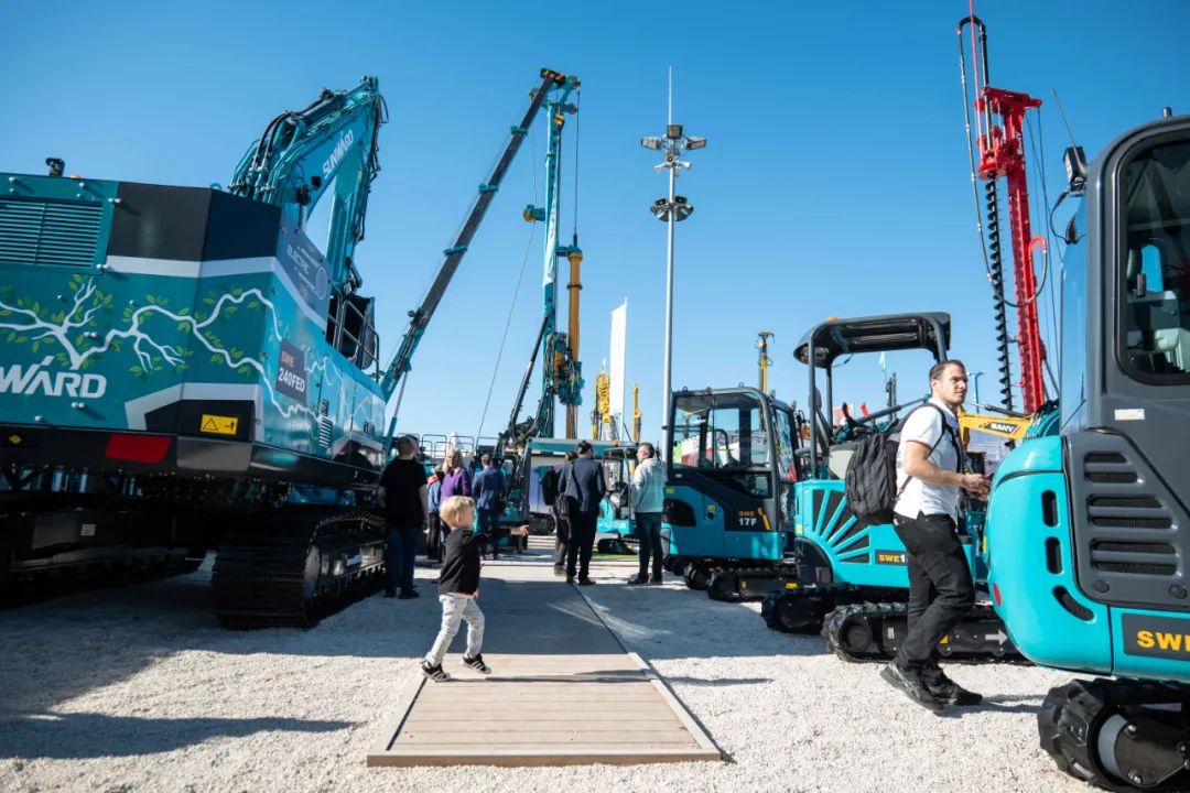 Bauma 2022 | 一组火热现场图带您重温江南网页版智能德国宝马展之旅