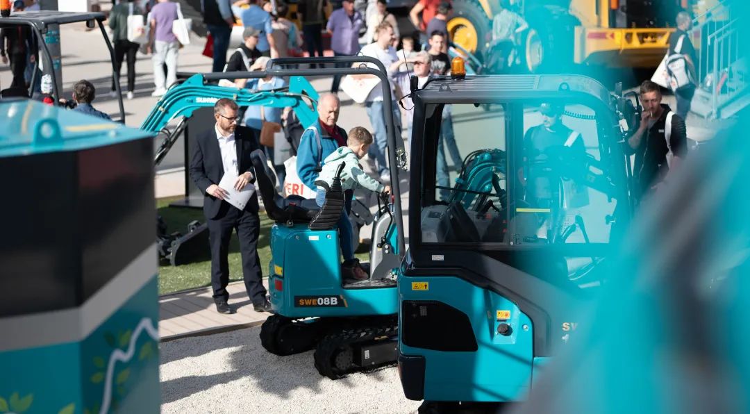Bauma 2022 | 一组火热现场图带您重温江南网页版智能德国宝马展之旅