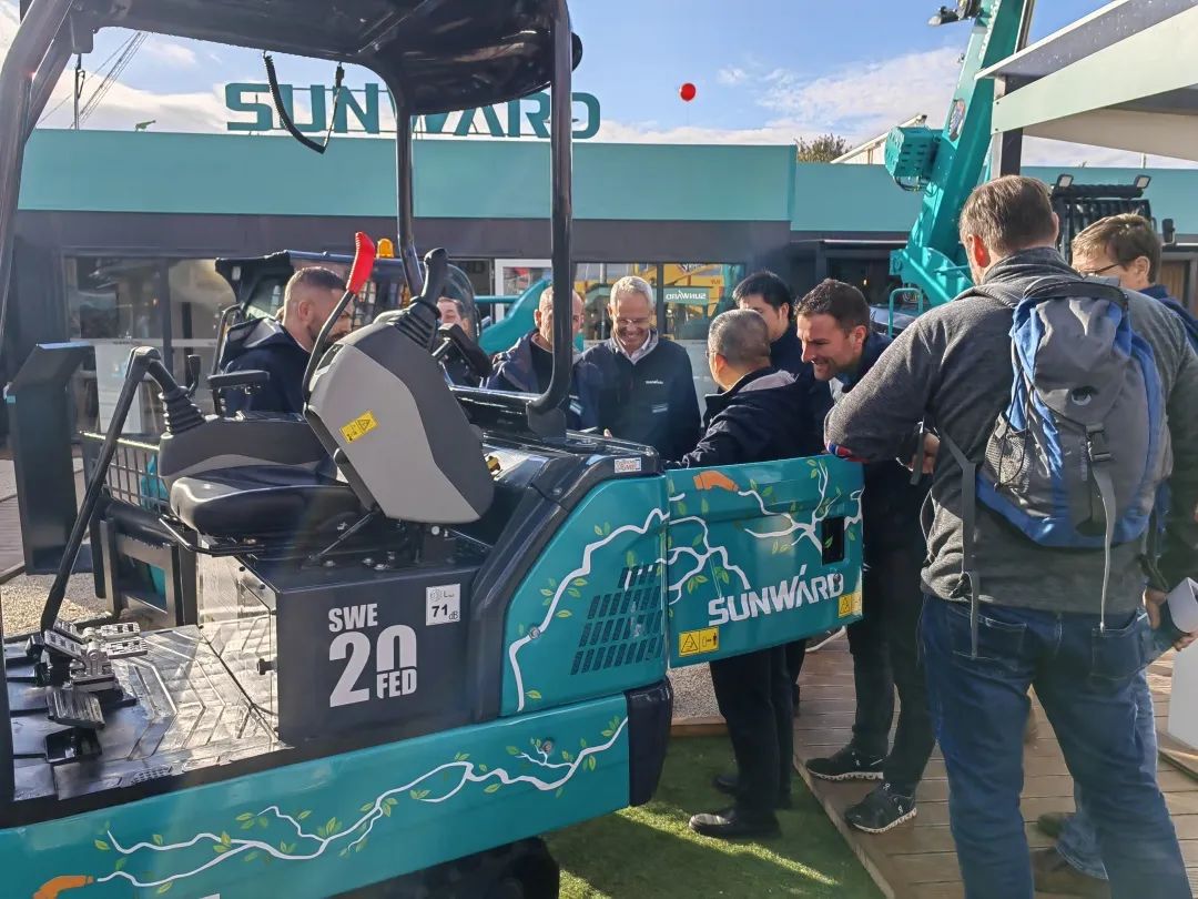 Bauma 2022 | 一组火热现场图带您重温江南网页版智能德国宝马展之旅