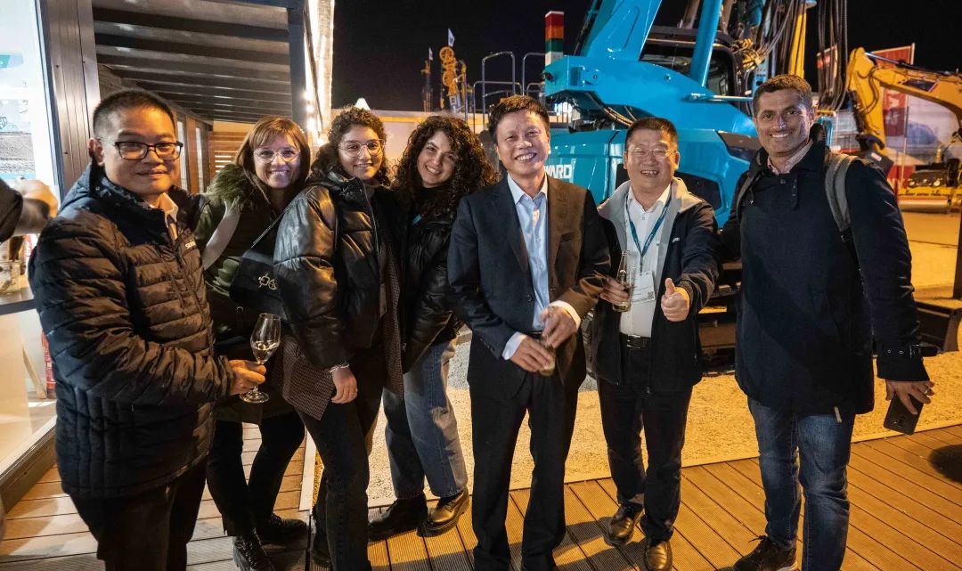 Bauma 2022 | 一组火热现场图带您重温江南网页版智能德国宝马展之旅