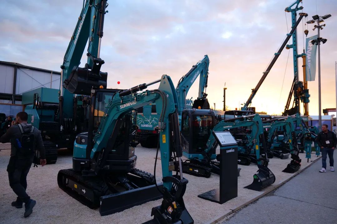 Bauma 2022 | 一组火热现场图带您重温江南网页版智能德国宝马展之旅