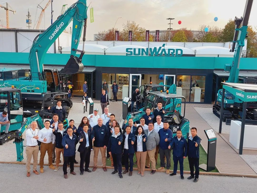 Bauma 2022 | 一组火热现场图带您重温江南网页版智能德国宝马展之旅
