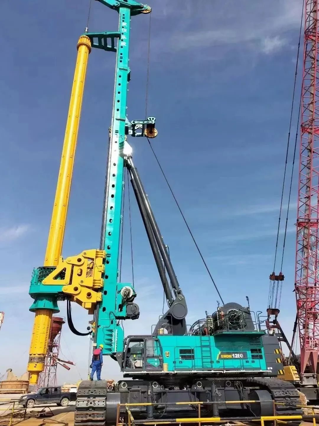 首桩开钻！江南网页版智能超级旋挖实力助建世界最大跨度公铁两用大桥