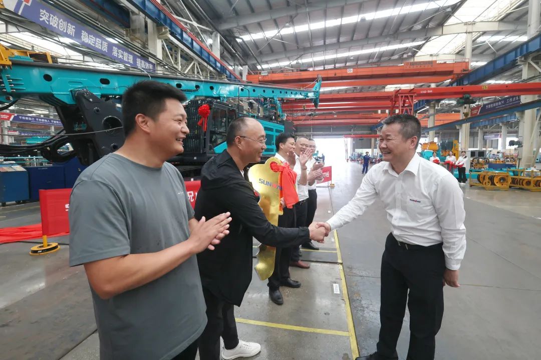 助力“双碳”、绿动未来！江南网页版智能增程式电动旋挖钻机、液压混合动力旋挖钻机齐交付