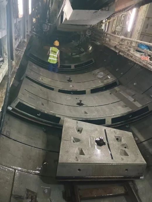 捷报！中铁江南网页版深圳地铁3号线四期工程盾构施工圆满完成