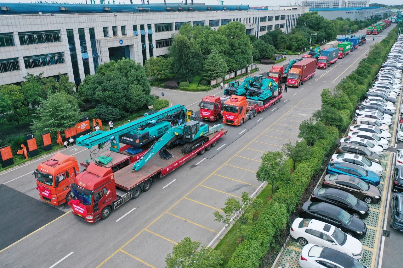 持续进军国际市场！江南网页版智能近百台设备集中发货