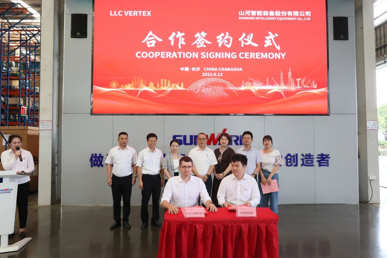 持续进军国际市场！江南网页版智能近百台设备集中发货