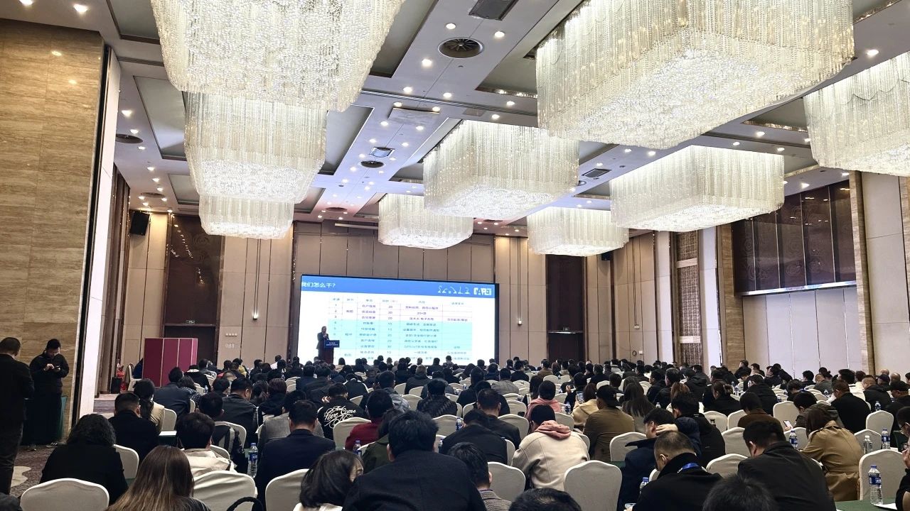 “爆品”来袭，签单不断！ 江南网页版智能盛装亮相第八届全国高空作业平台租赁大会