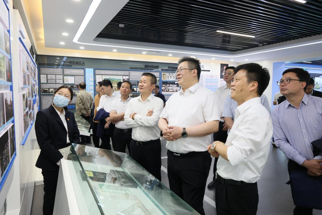 湖南钢铁集团党委书记、董事长李建宇到江南网页版智能调研交流