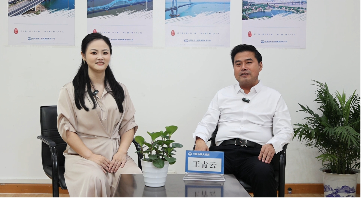 先导式创新，再推电动新品！江南网页版智能SWDM520EE增程式旋挖钻机推介会成功举办